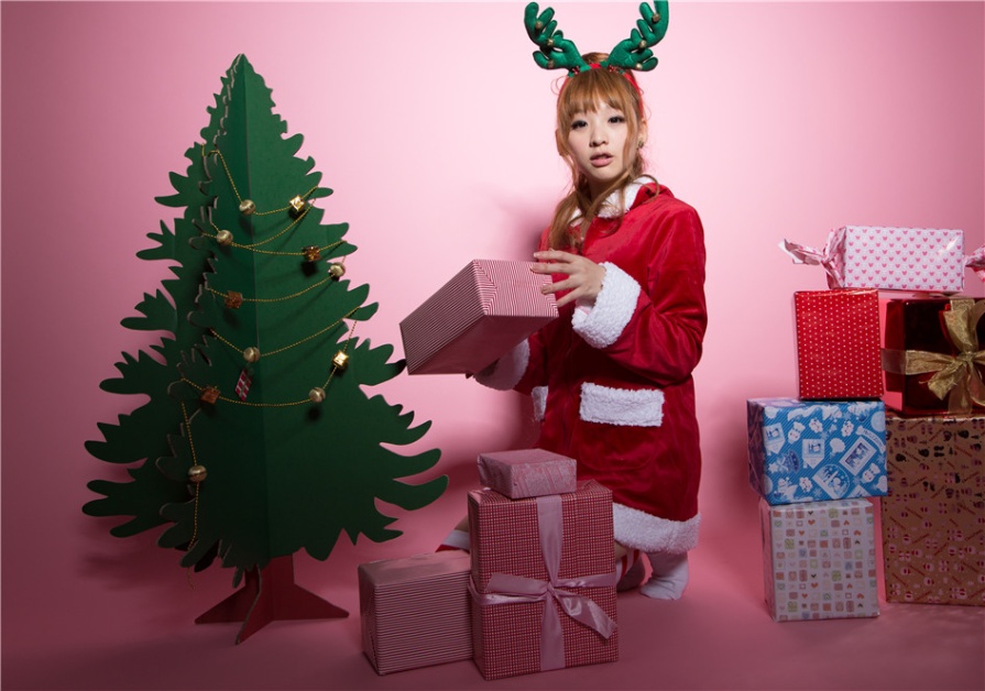 可爱美女MIO兔圣诞制服写真(第2页)