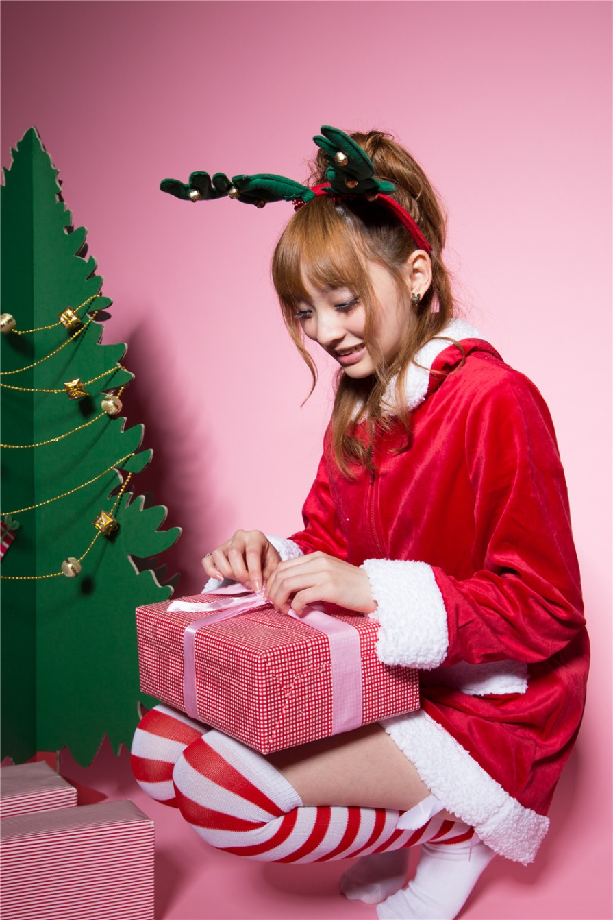 可爱美女MIO兔圣诞制服写真(第4页)