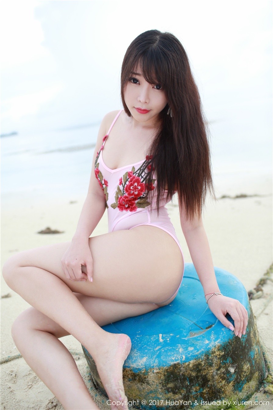 红色吊带短裙美女芝芝Booty户外惊艳容貌写真(第11页)