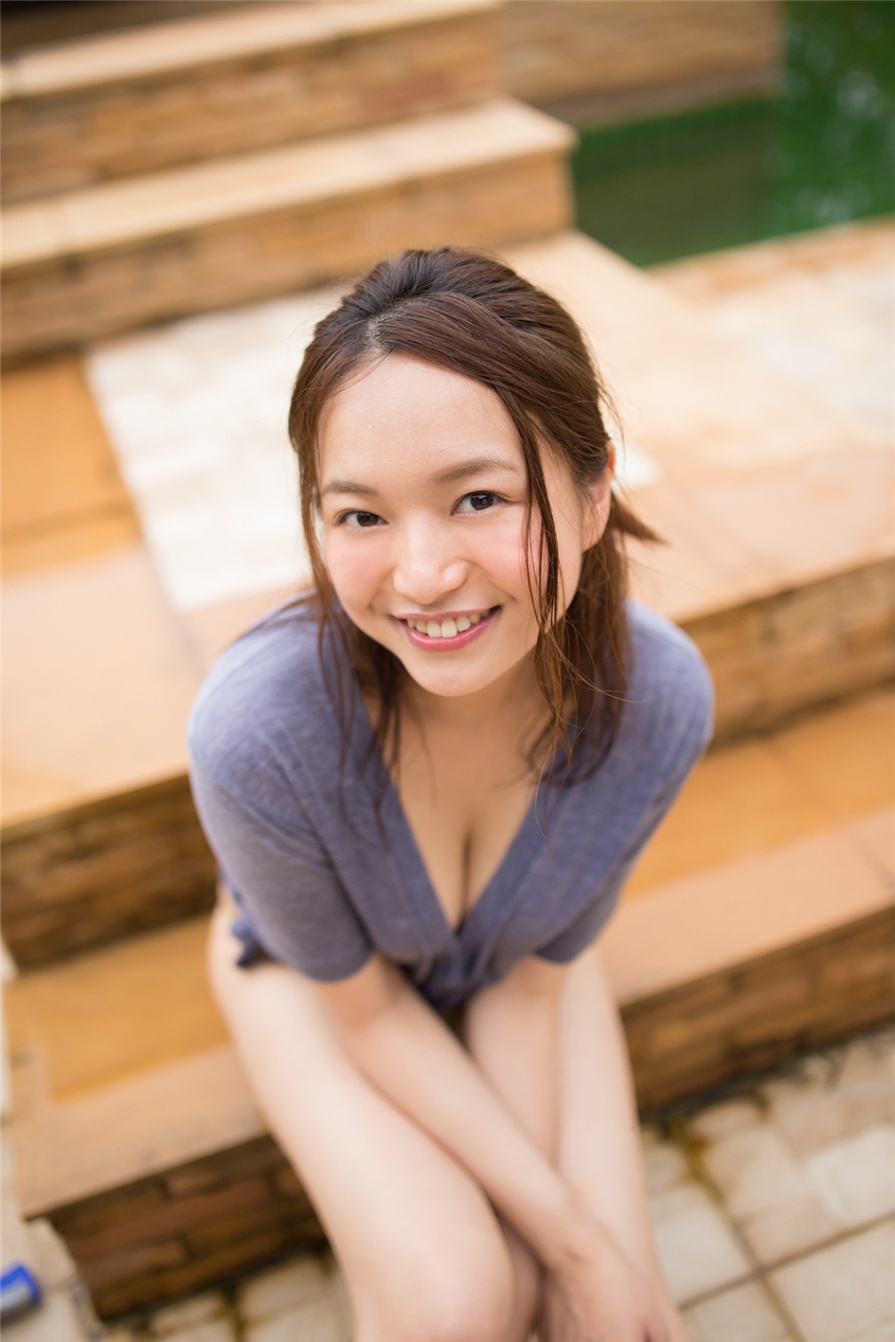 清纯美女山中真由美室外爆乳诱惑写真(第42页)