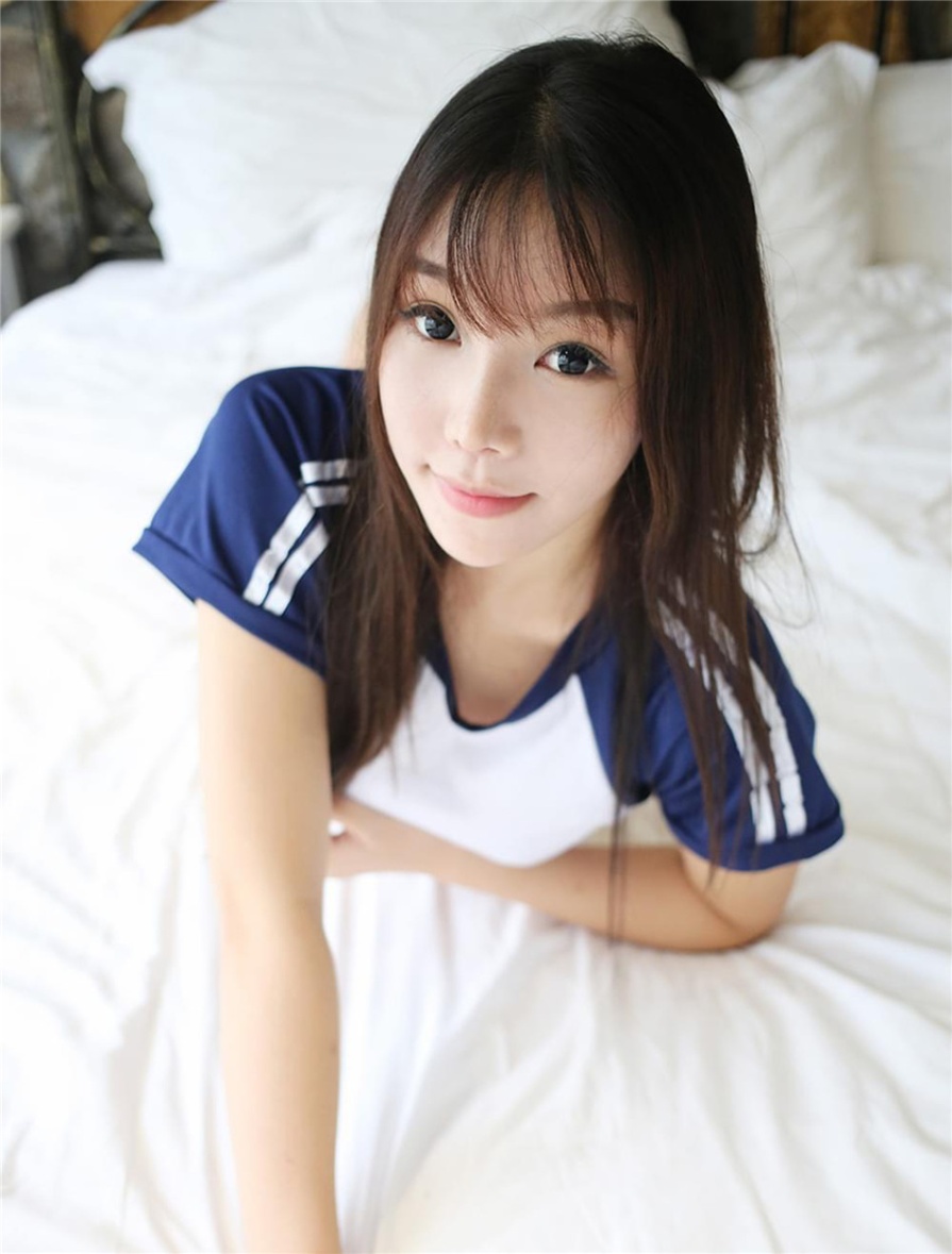 清纯美女芝芝Booty室内白嫩美乳诱惑私拍(第20页)