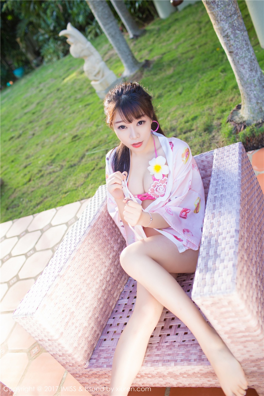 貌美肤白极品美女芝芝Booty海边比基尼酥胸半露诱惑写真(第31页)