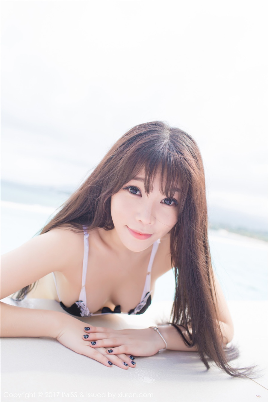 貌美肤白极品美女芝芝Booty海边比基尼酥胸半露诱惑写真(第44页)