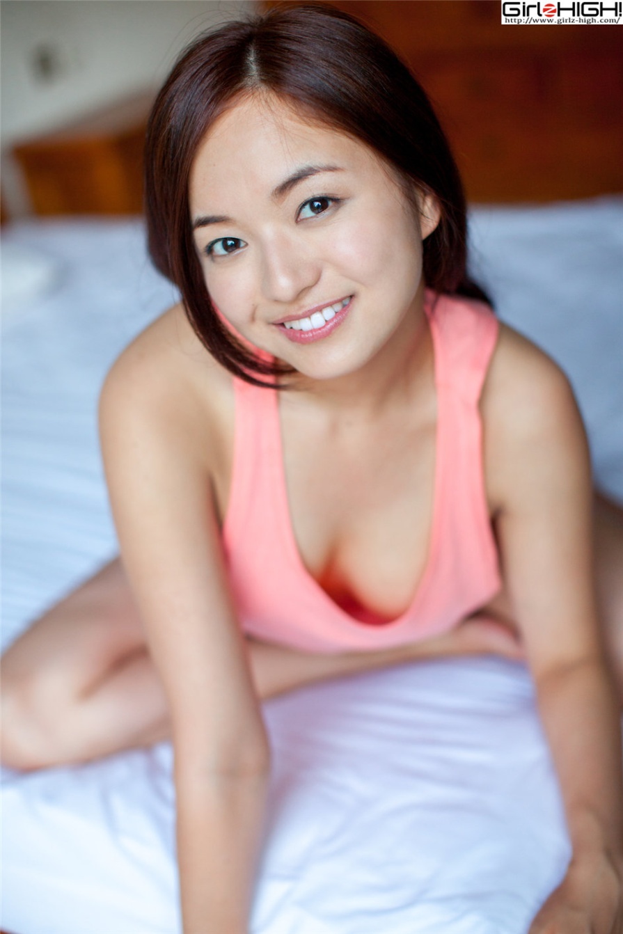 日本美女山中真由美性感美乳真空诱惑私拍(第26页)