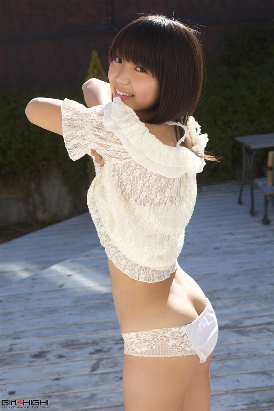 日本清纯美女西浜ふうか室外性感内衣写真(第26页)