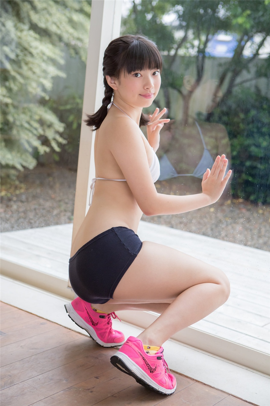 日本美女東雲せな室内比基尼美乳诱人私拍(第8页)