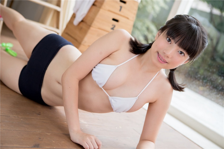 日本美女東雲せな室内比基尼美乳诱人私拍(第10页)