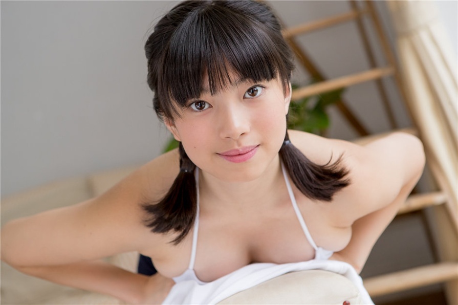 日本美女東雲せな室内比基尼美乳诱人私拍(第13页)