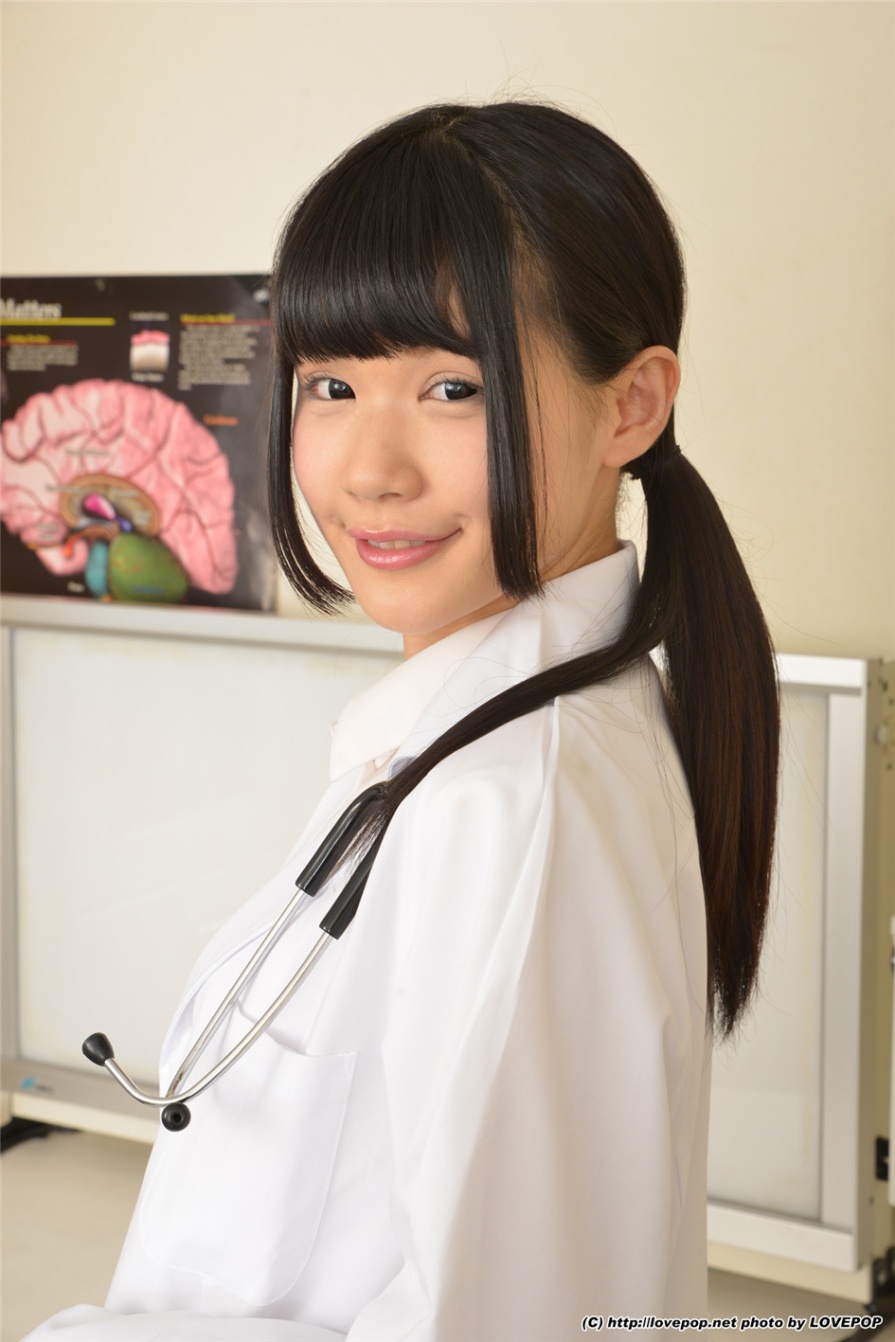 护士美女涼宮琴音诊室黑丝美腿诱惑写真(第18页)
