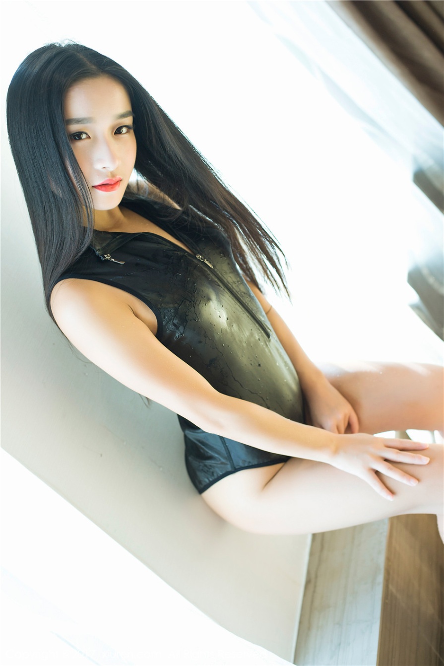紧身皮衣美女绮梦Cherish冷艳写真(第19页)