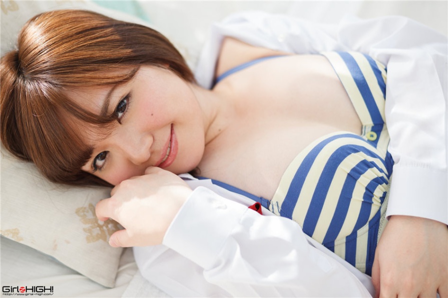 日本可爱美女吉見りぃな性感比基尼美乳诱惑写真(第5页)