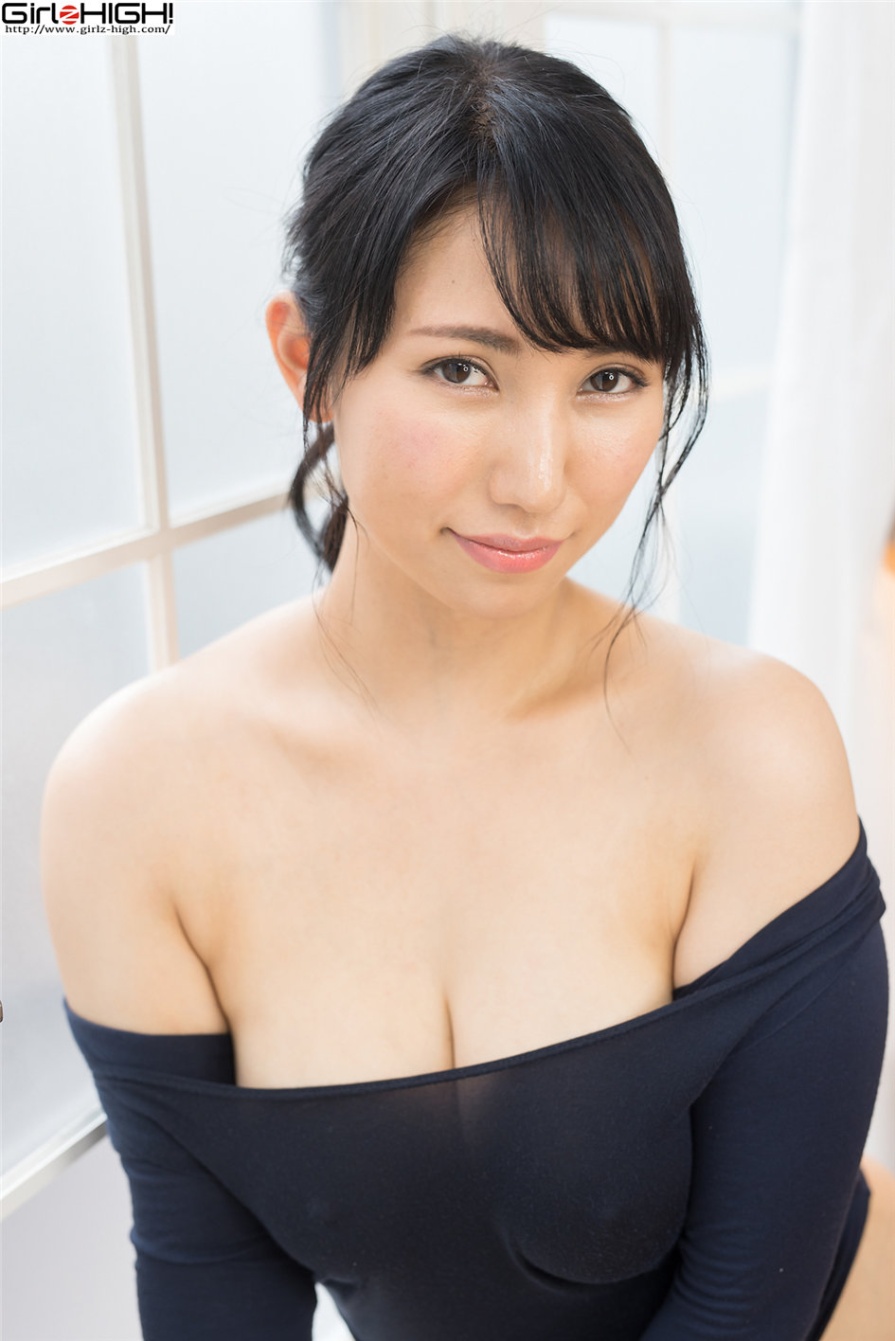 日本风骚少妇花美沙室内巨乳诱惑写真(第13页)