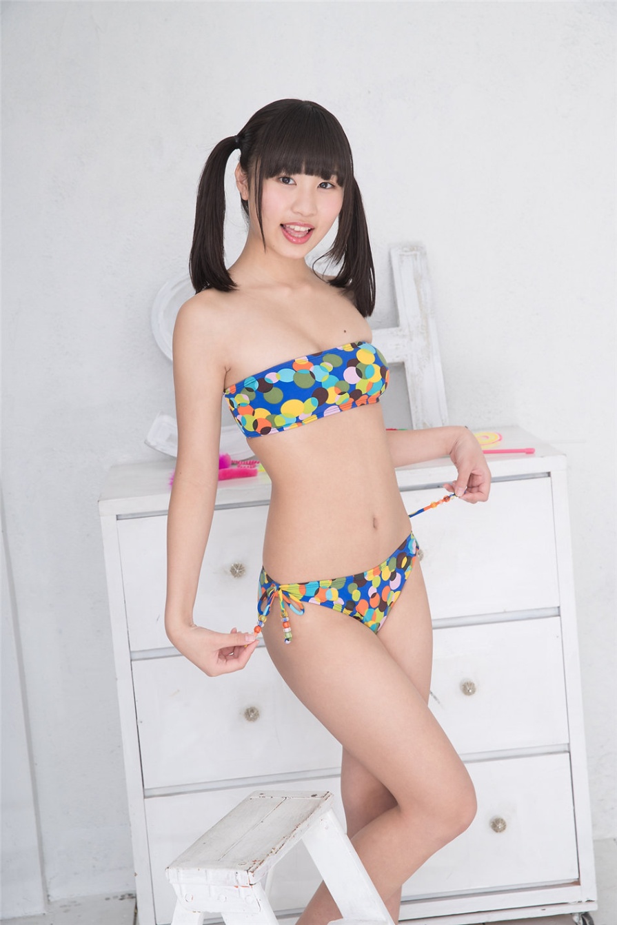 日本萝莉宮丸くるみ室内比基尼写真(第9页)
