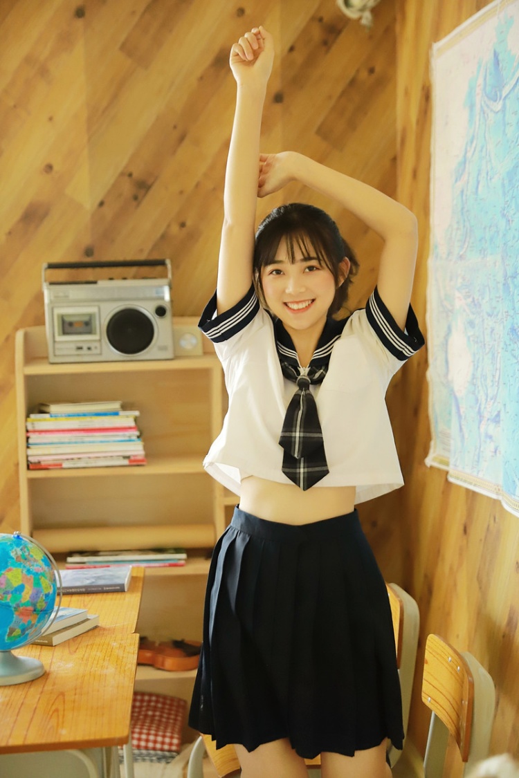日本清纯美女水手服写真(第2页)