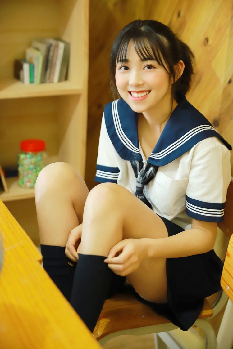 日本清纯美女水手服写真(第3页)