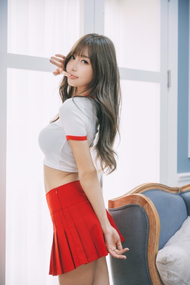 超短裙美女室内清纯私房照(第8页)