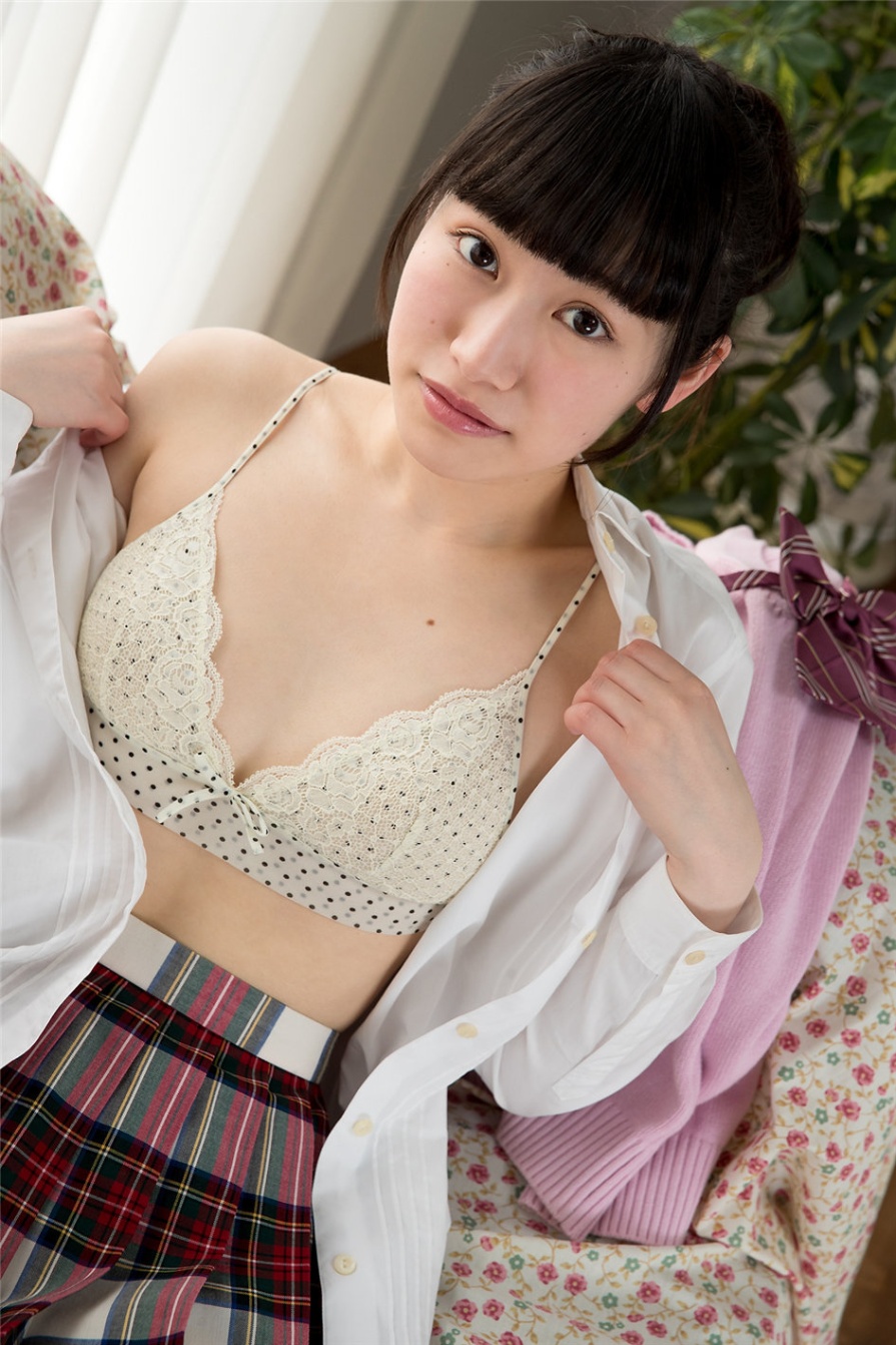 清纯学生妹葉月彩菜性感内衣写真(第18页)