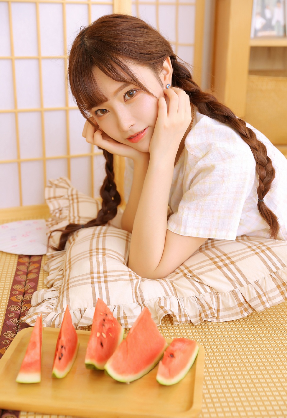 甜美女生居家生活照写真(第3页)