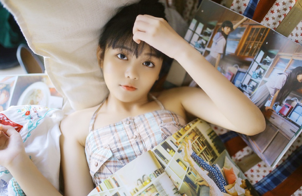 清纯美女卧室艺术写真图片(第9页)