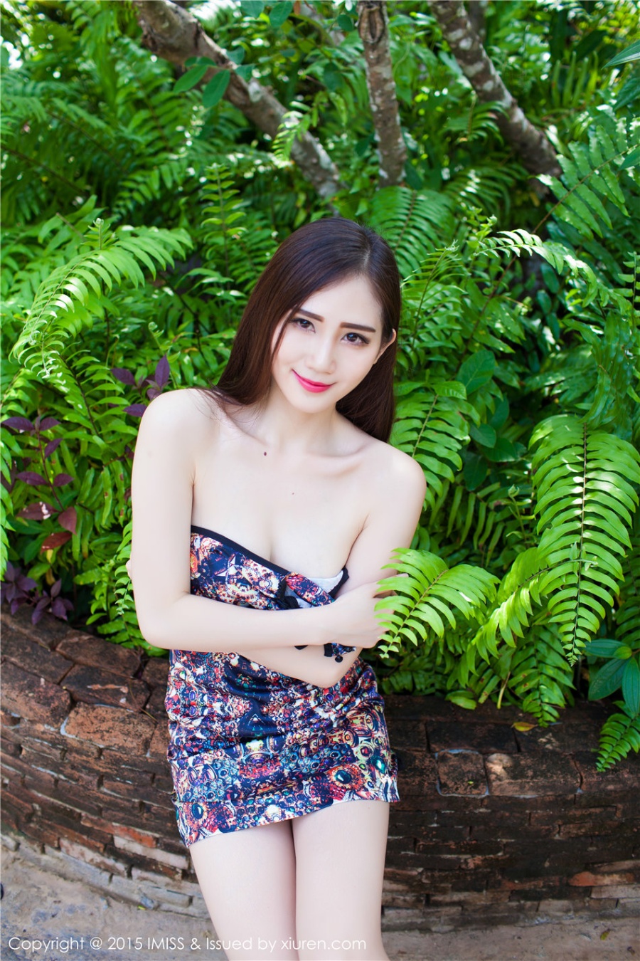 旗袍美女SISY思户外白嫩美乳诱惑写真(第32页)