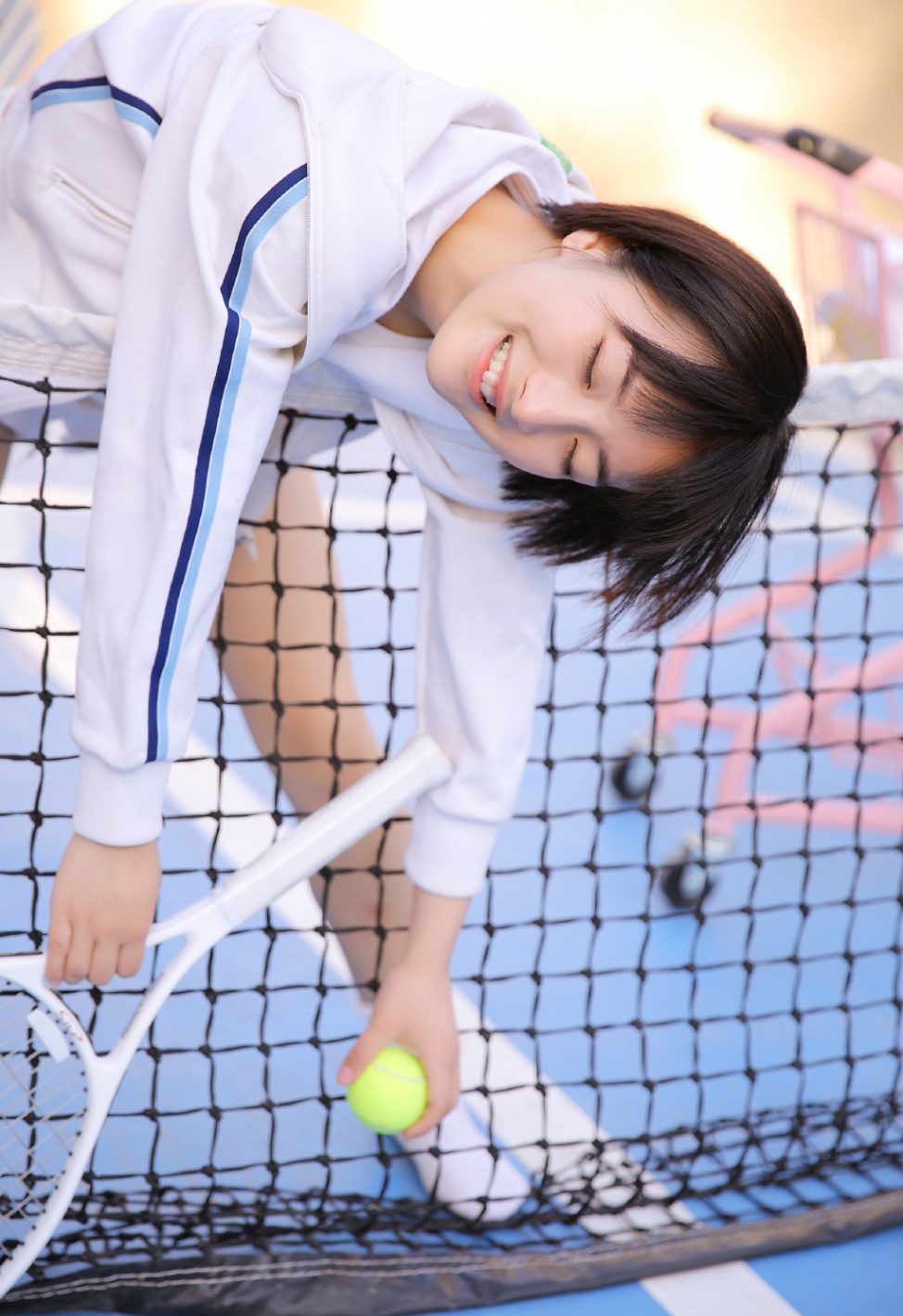清纯学生妹室内网球场运动服写真(第2页)