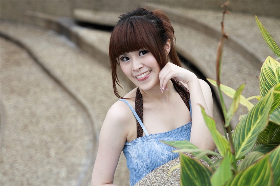 台湾清纯美女白白时尚街拍图片(第34页)