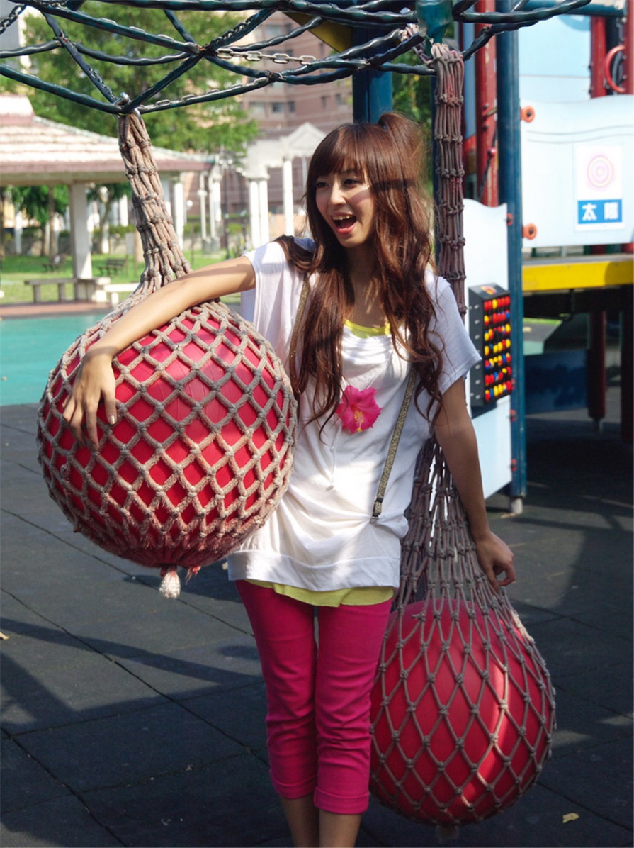 台湾可爱美女洪诗户外清纯写真(第14页)