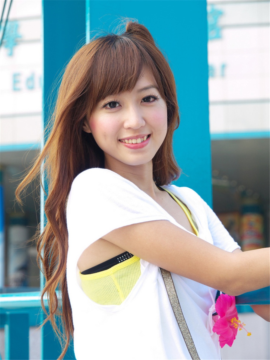 台湾可爱美女洪诗户外清纯写真(第15页)