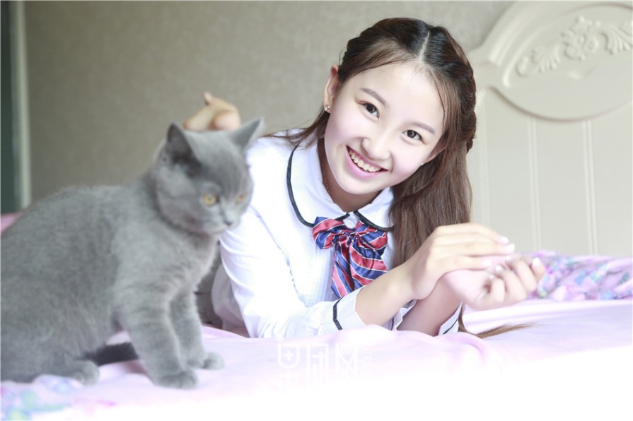 小清新美女琪琪低胸装巨乳诱惑写真(第31页)