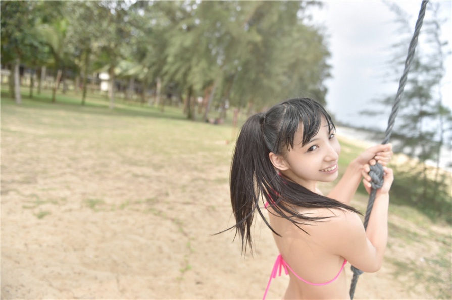 清纯美少女鶴巻星奈比基尼湿身诱惑写真(第28页)