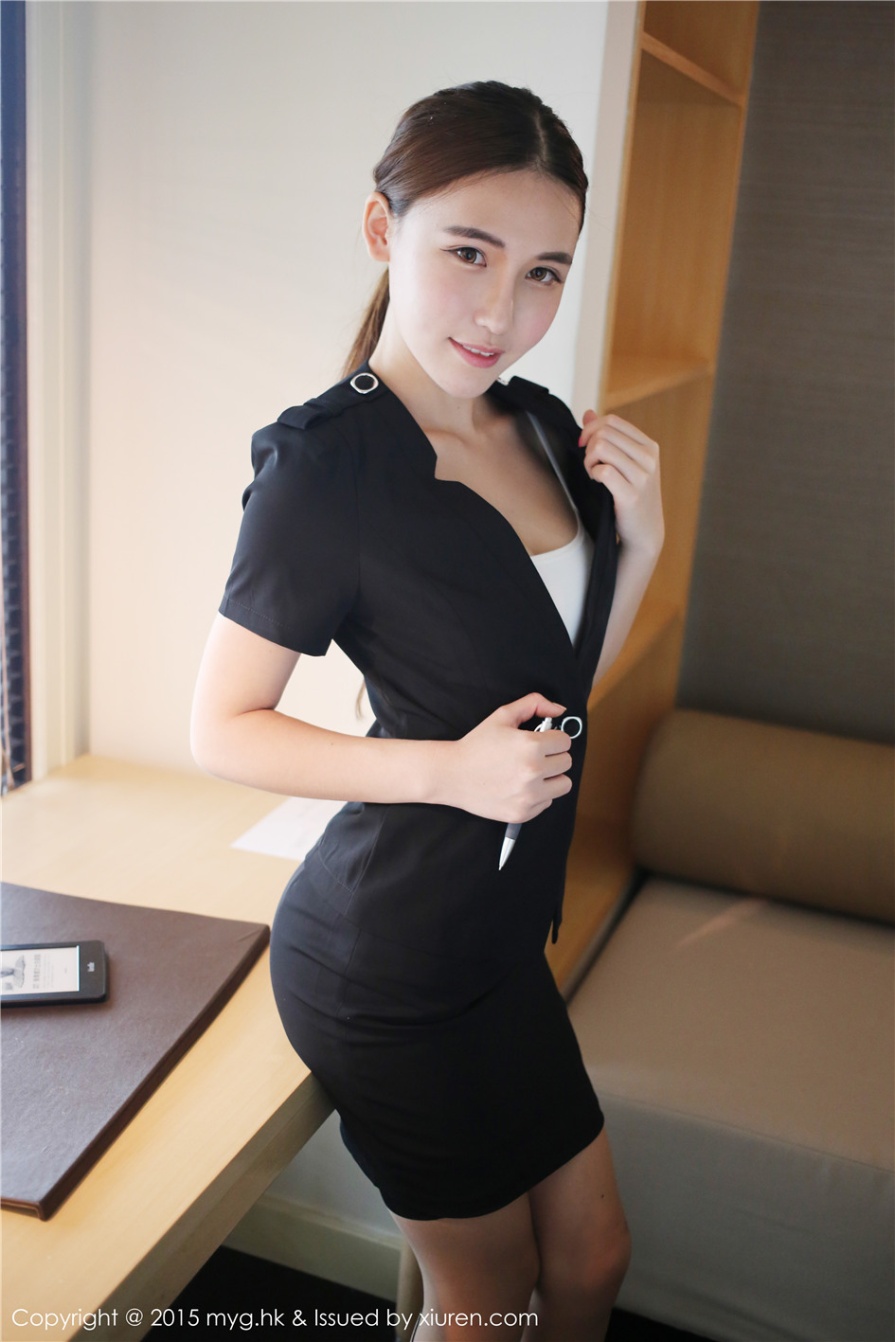 OL制服美女熊吖BOBO撩裙性感翘臀诱惑写真(第28页)