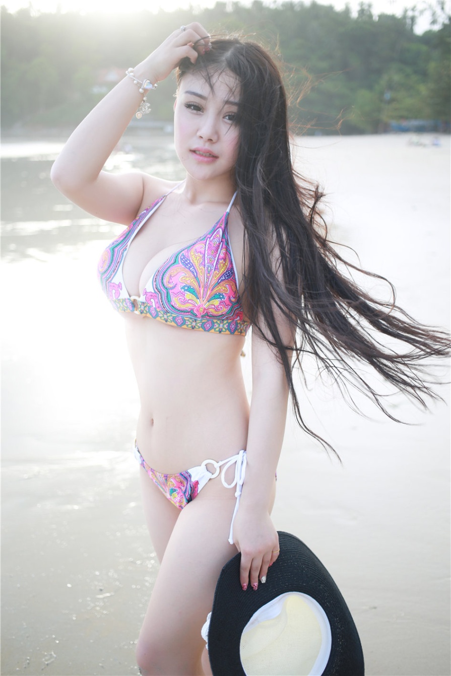 极品美女可儿户外性感泳衣巨乳诱惑写真(第20页)