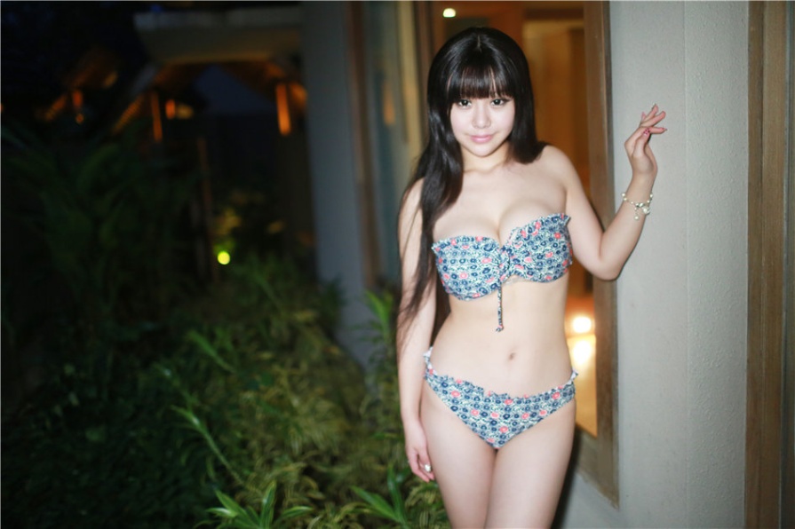 极品美女可儿户外性感泳衣巨乳诱惑写真(第38页)
