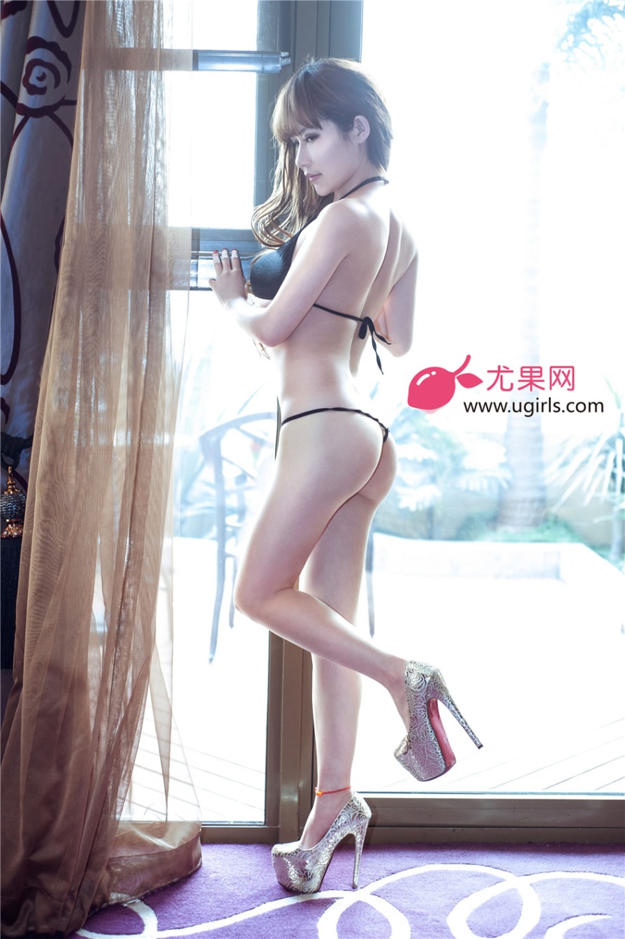 大胸美女模特苏可可浴室高叉泳装写真图片(第54页)