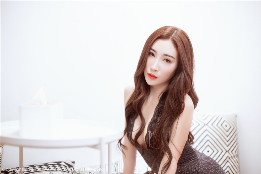 西西人体模特美女孙梦瑶V吊带裙完美身材写真照(第26页)