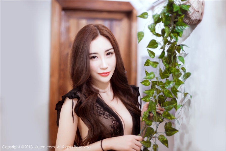 西西人体模特美女孙梦瑶V吊带裙完美身材写真照(第34页)