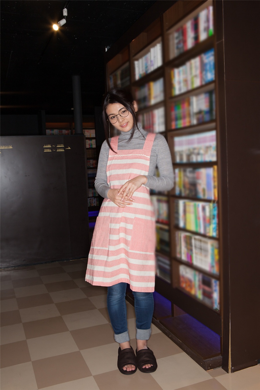 日本可爱美女秋本翼图书馆比基尼大尺度写真图片(第2页)