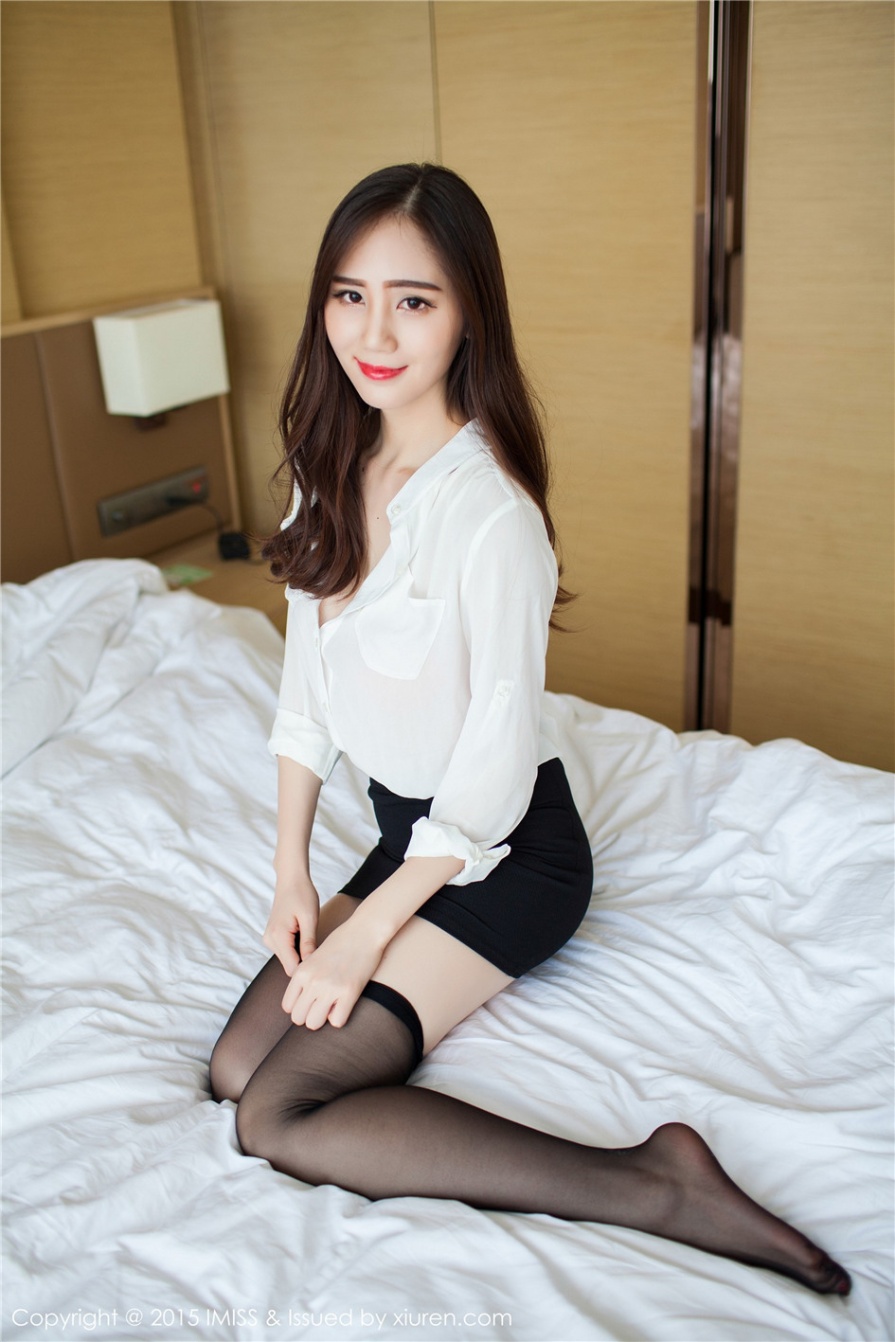 气质美女秘书SISY思床上性感内衣写真(第25页)