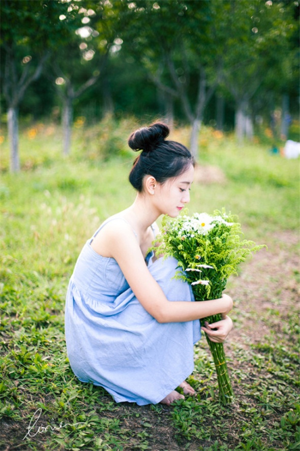 小清新美女户外吊带裙唯美写真照(第4页)