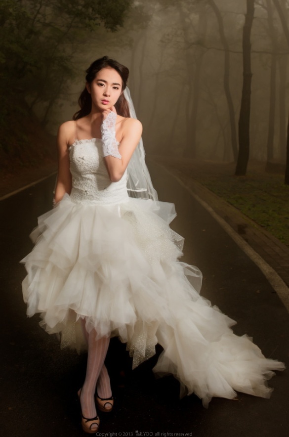气质美女森林个人婚纱照写真照片(第10页)