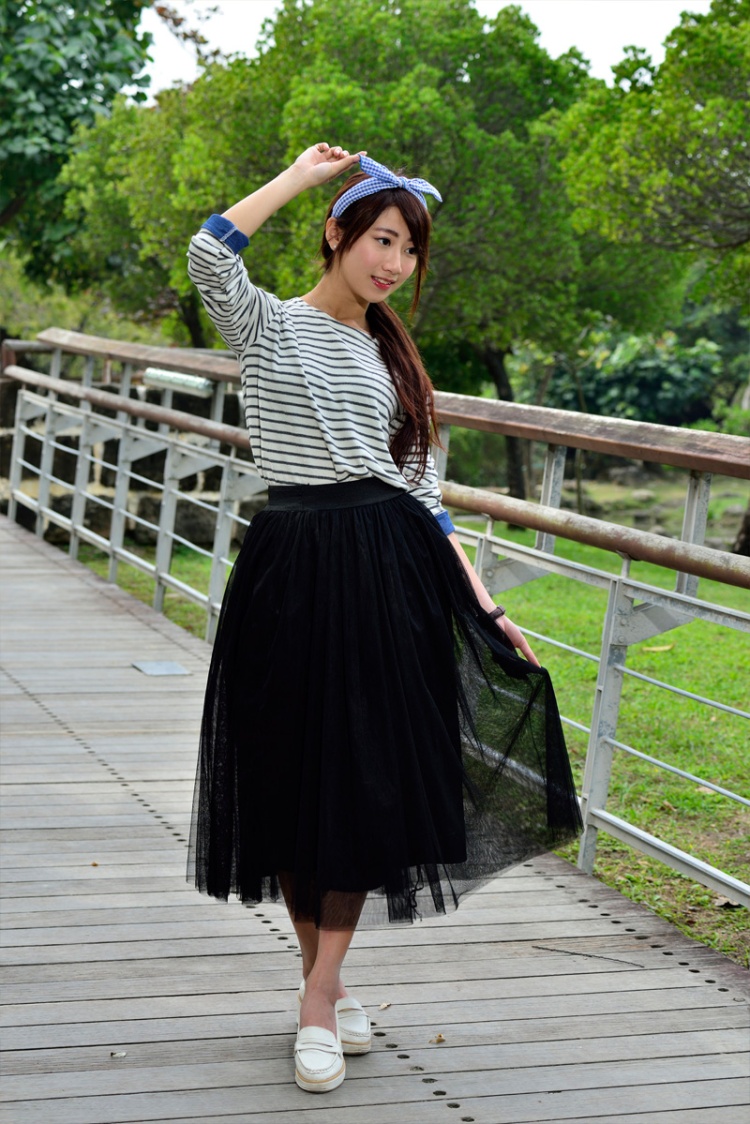 清纯美女张嘉庭户外JK制服写真照片(第13页)