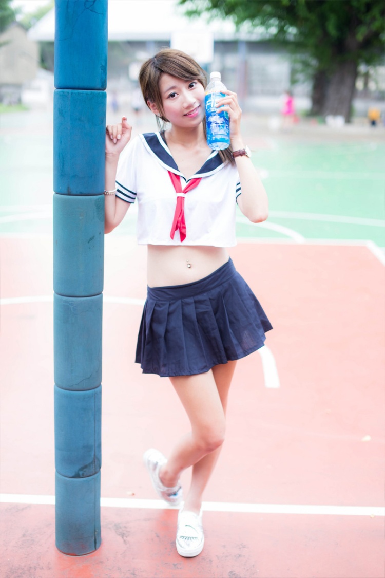 清纯美女张嘉庭户外JK制服写真照片(第17页)
