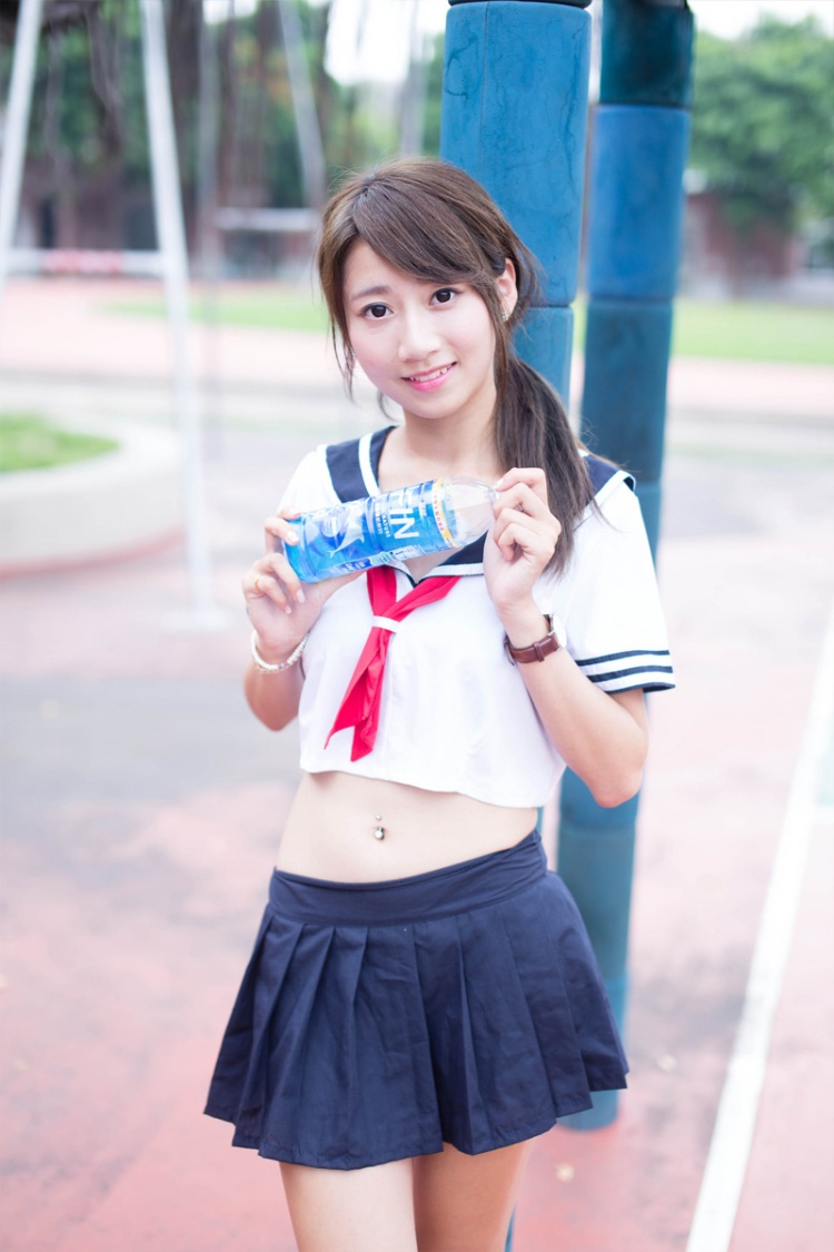 清纯美女张嘉庭户外JK制服写真照片(第21页)