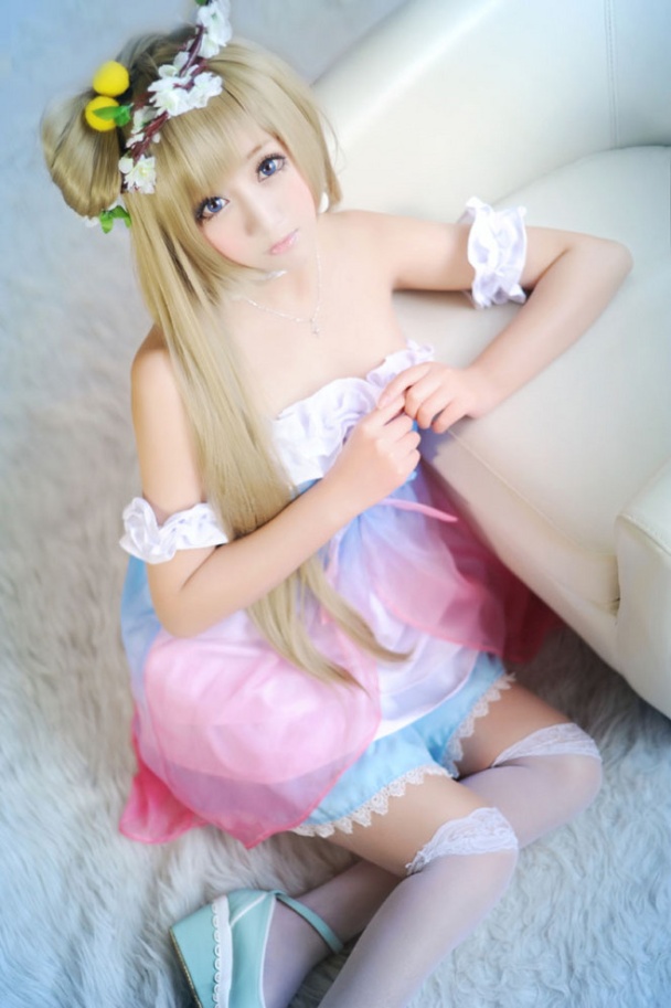 童颜萝莉美女低胸连衣裙写真照片(第8页)