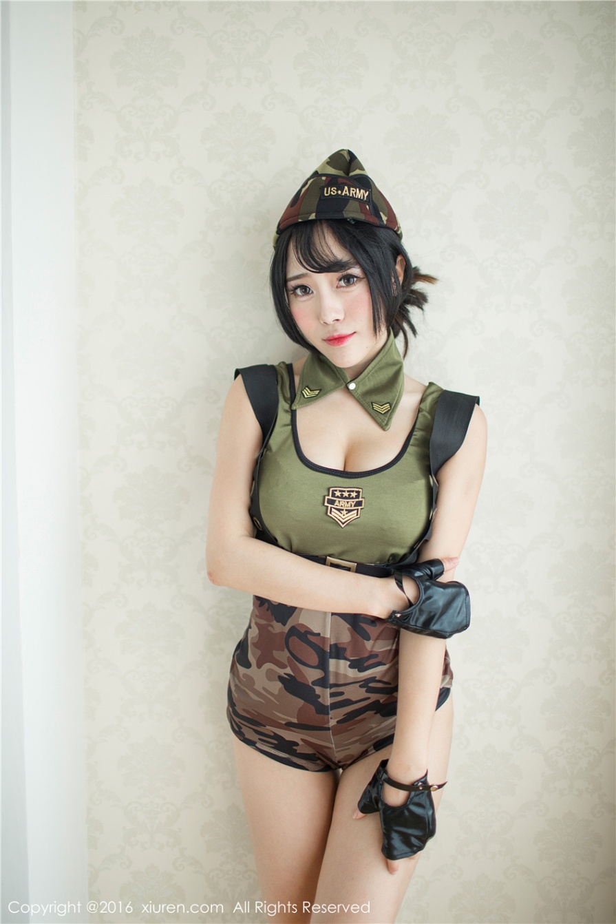 迷彩服美女模特兜豆靓Youlina低胸装迷人乳沟诱惑写真(第9页)