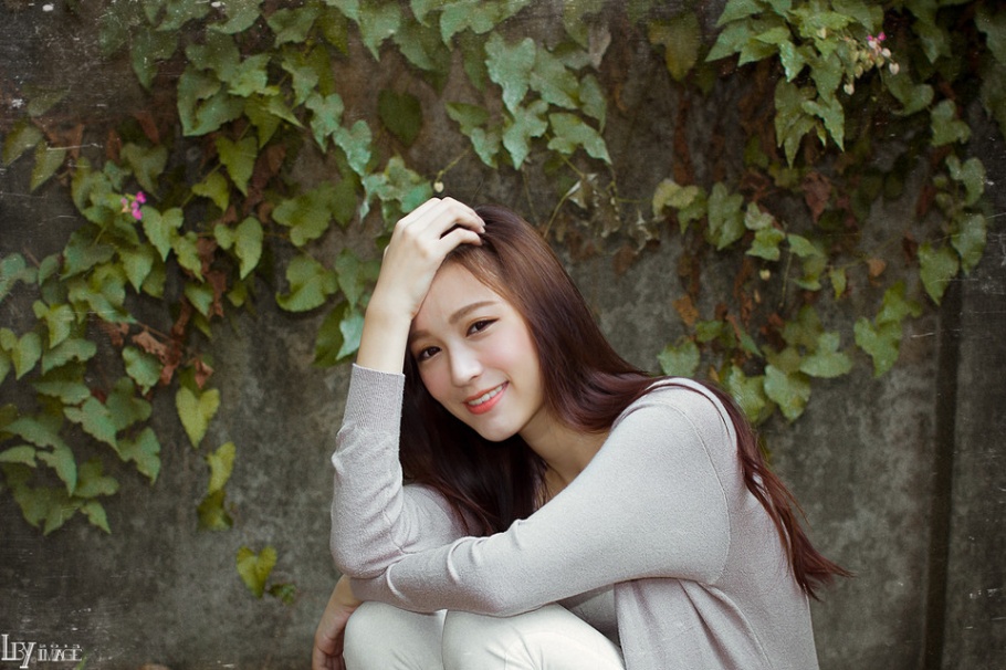 清纯美女户外橙色短裙唯美写真照片(第16页)