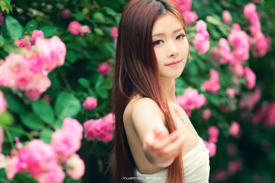 童颜美女蔷薇花园唯美写真照片(第15页)
