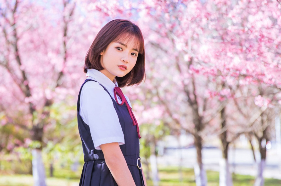 日本女学生樱花树下唯美写真图片(第8页)