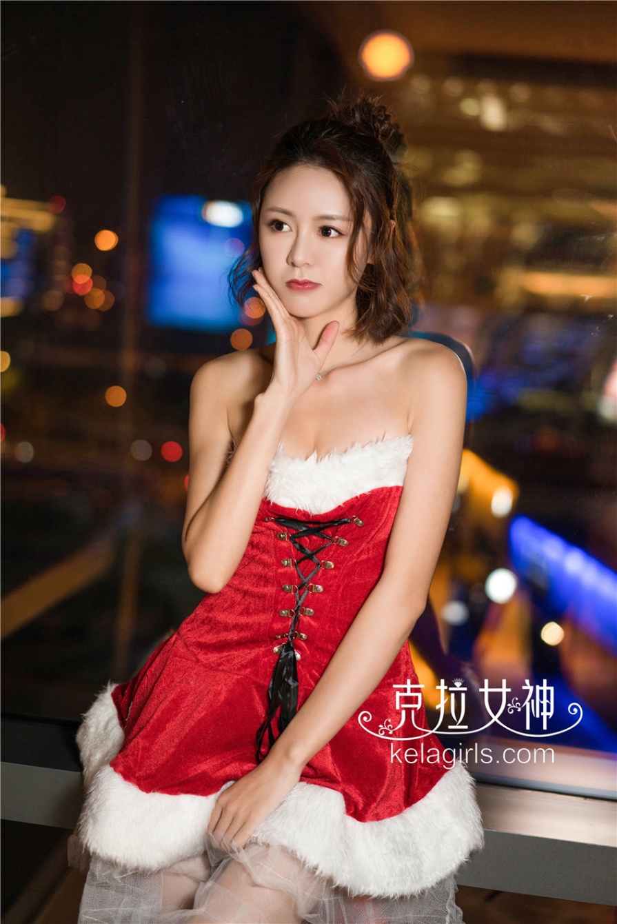 清纯美女昕予低胸装迷人乳沟写真照片(第9页)