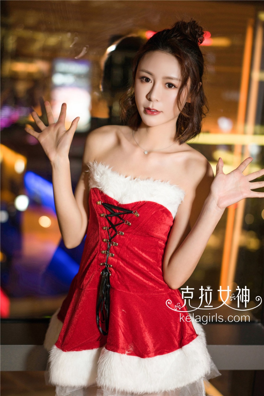清纯美女昕予低胸装迷人乳沟写真照片(第11页)